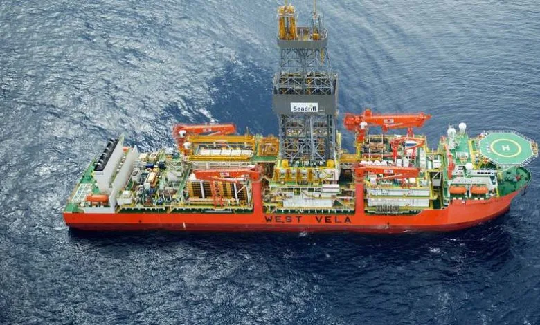Seadrill assegura contratos no Golfo dos EUA e Angola, expandindo operações até 2027