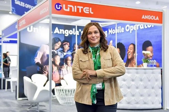 Fachada da UNITEL durante o processo de privatização conduzido pelo Ministério das Finanças.
