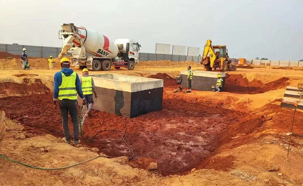 Parque solar fotovoltaico em construção na província de Malanje.