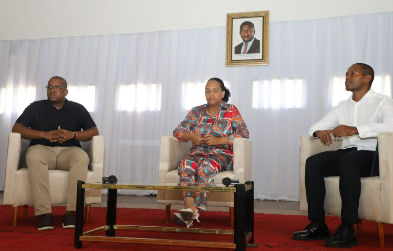 Mara Quiosa destaca papel da juventude no desenvolvimento de Angola durante encontro no IPIL