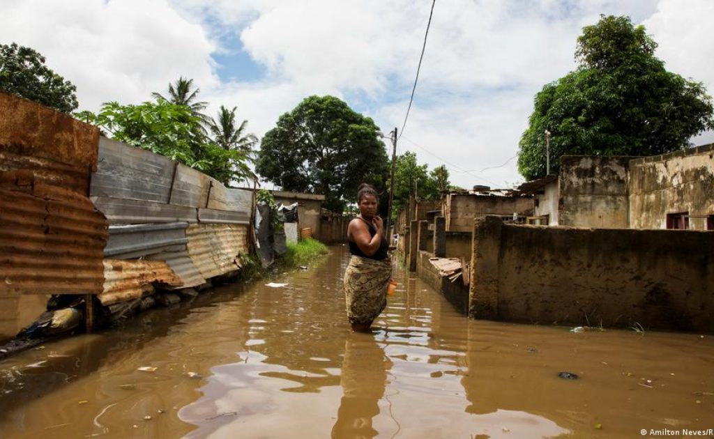 Cheias em Moçambique deixam crianças expostas a doenças | Hold On Angola